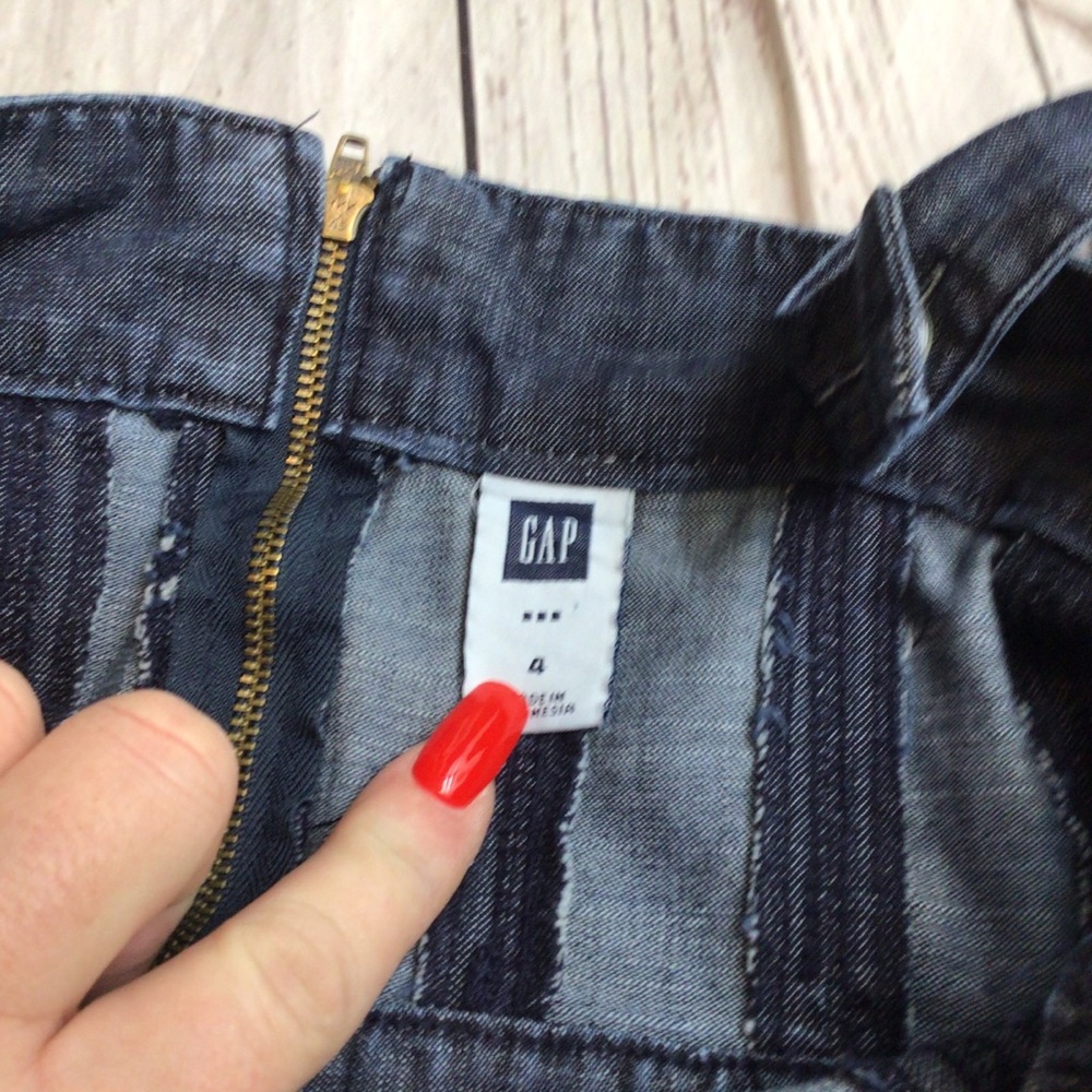 Sold! Gap Sleeveless Apron Denim Dress 4 - Picture 5 of 7